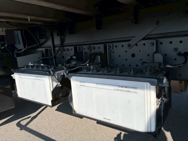 いすゞ エルフ 2RG-NPR88N(2WD)の写真20