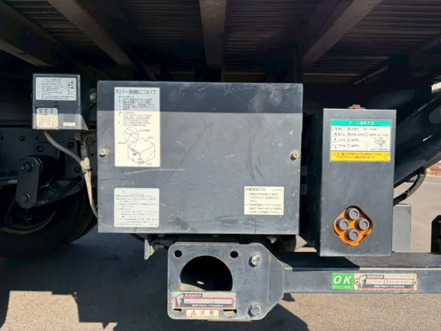 いすゞ エルフ 2RG-NPR88N(2WD)の写真25