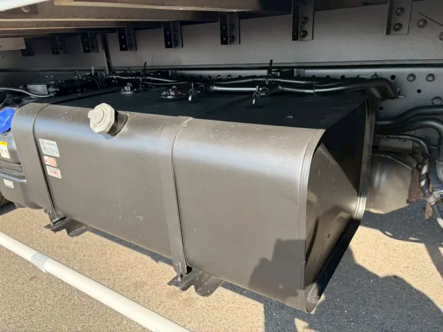 いすゞ エルフ 2RG-NPR88N(2WD)の写真29