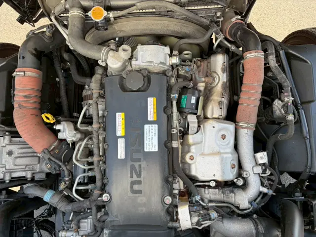 いすゞ エルフ 2RG-NPR88N(2WD)の写真35