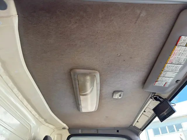 いすゞ エルフ 2RG-NPR88N(2WD)の写真40