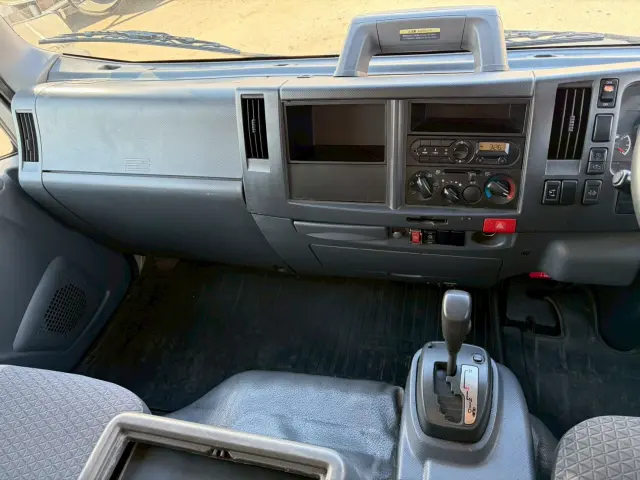 いすゞ エルフ 2RG-NPR88N(2WD)の写真43