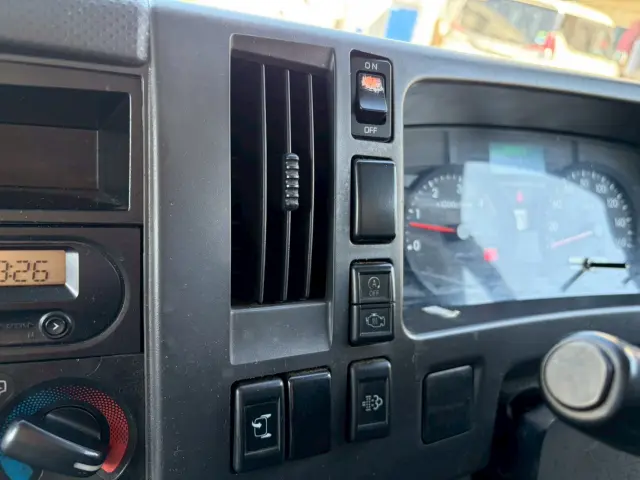 いすゞ エルフ 2RG-NPR88N(2WD)の写真46