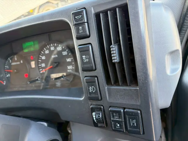 いすゞ エルフ 2RG-NPR88N(2WD)の写真47