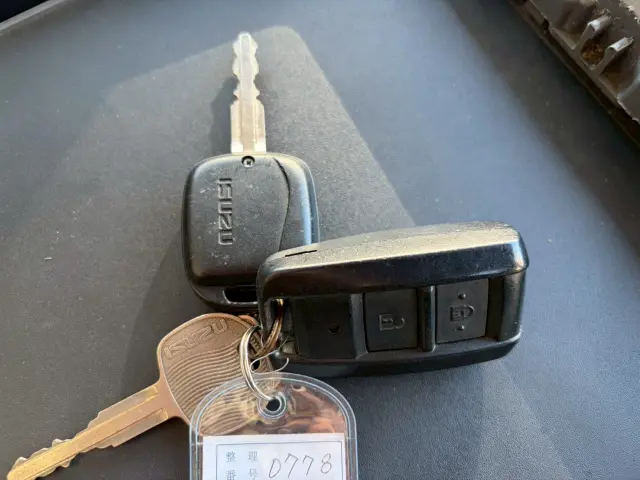 いすゞ エルフ 2RG-NPR88N(2WD)の写真49