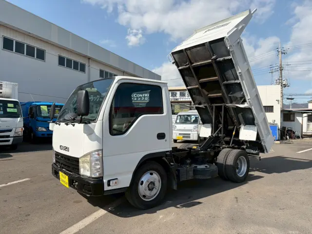 いすゞ エルフ BKG-NKR85AD(2WD)の写真2