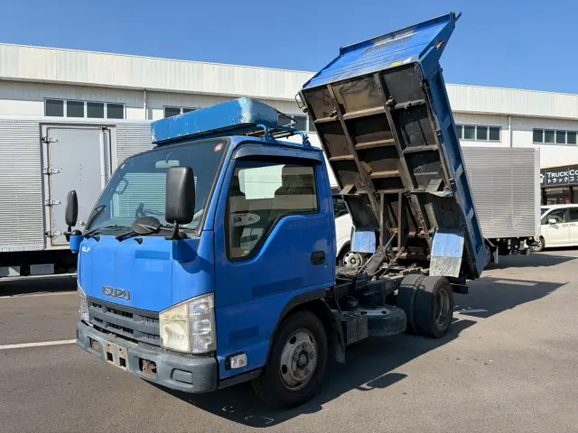 いすゞ エルフ BKG-NKR85AD(2WD)の写真3