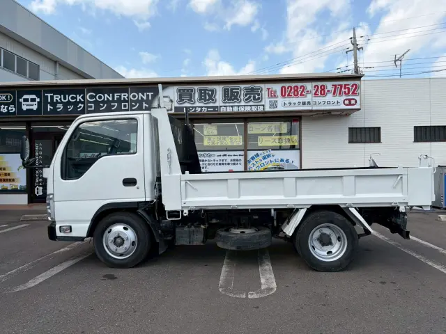 いすゞ エルフ BKG-NKR85AD(2WD)の写真7