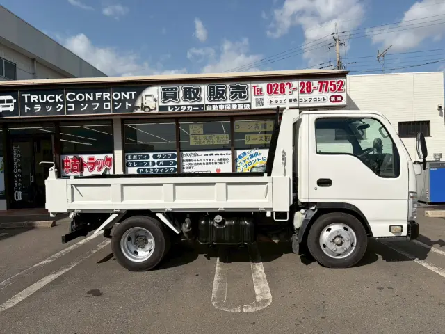 いすゞ エルフ BKG-NKR85AD(2WD)の写真9