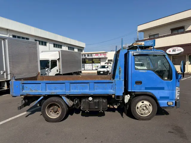 いすゞ エルフ BKG-NKR85AD(2WD)の写真10