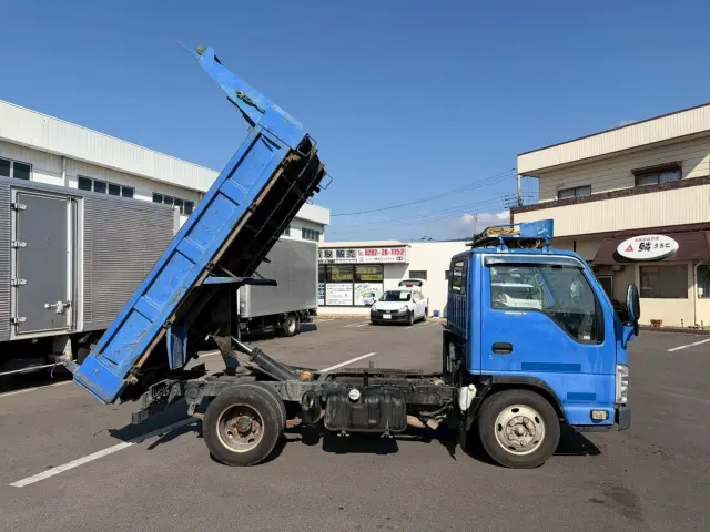 いすゞ エルフ BKG-NKR85AD(2WD)の写真11