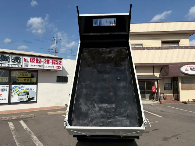 いすゞ エルフ BKG-NKR85AD(2WD)の写真13