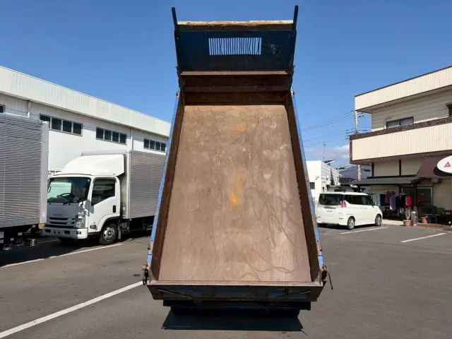 いすゞ エルフ BKG-NKR85AD(2WD)の写真14