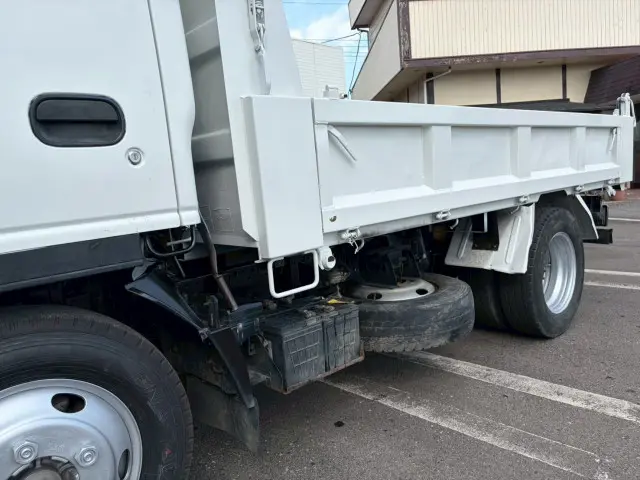 いすゞ エルフ BKG-NKR85AD(2WD)の写真15