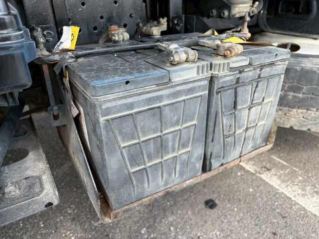 いすゞ エルフ BKG-NKR85AD(2WD)の写真17