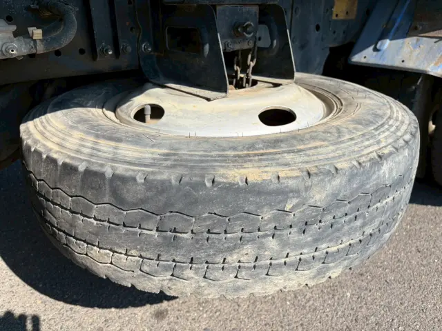 いすゞ エルフ BKG-NKR85AD(2WD)の写真19