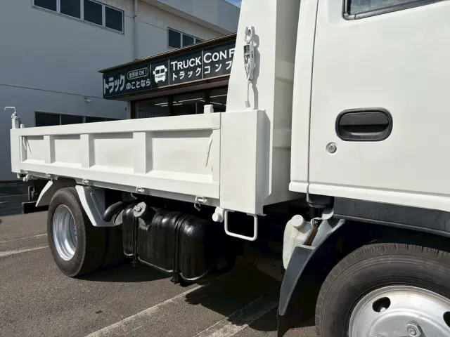 いすゞ エルフ BKG-NKR85AD(2WD)の写真21