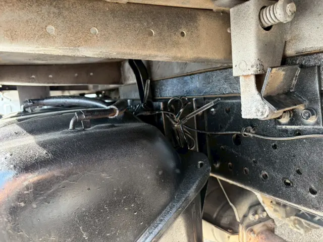 いすゞ エルフ BKG-NKR85AD(2WD)の写真22