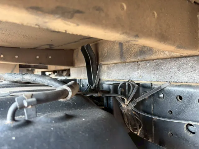 いすゞ エルフ BKG-NKR85AD(2WD)の写真23