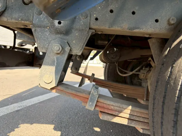 いすゞ エルフ BKG-NKR85AD(2WD)の写真26