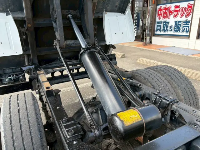 いすゞ エルフ BKG-NKR85AD(2WD)の写真31