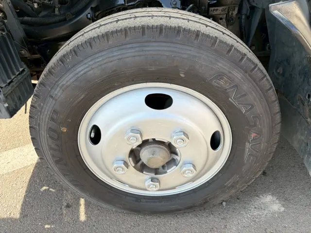 いすゞ エルフ BKG-NKR85AD(2WD)の写真38