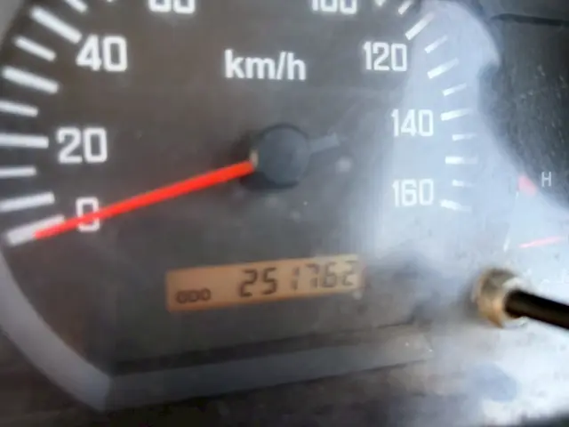 いすゞ エルフ BKG-NKR85AD(2WD)の写真44