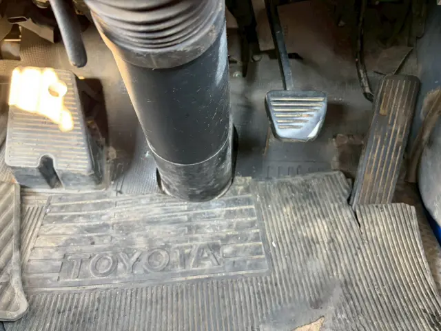 いすゞ エルフ BKG-NKR85AD(2WD)の写真47