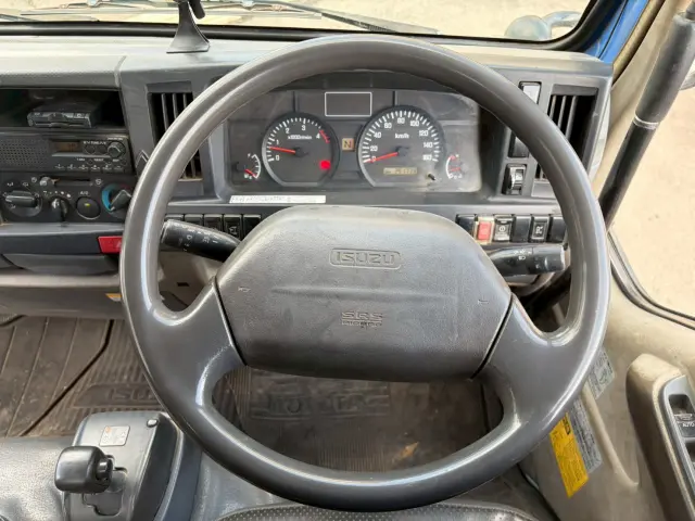 いすゞ エルフ BKG-NKR85AD(2WD)の写真47