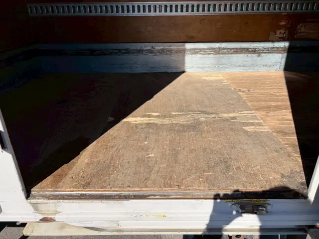 いすゞ エルフ BKG-NMR85AN(2WD)の写真7