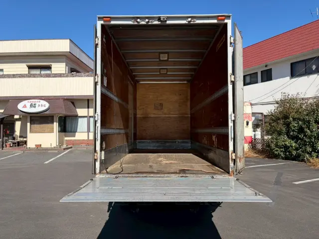 いすゞ エルフ BKG-NMR85AN(2WD)の写真23