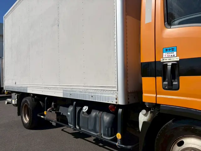 いすゞ エルフ BKG-NMR85AN(2WD)の写真33