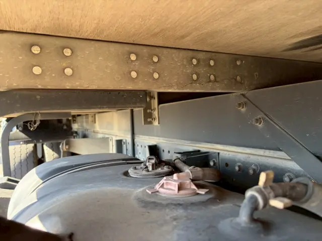 いすゞ エルフ BKG-NMR85AN(2WD)の写真34