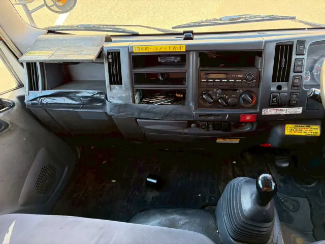 いすゞ エルフ BKG-NMR85AN(2WD)の写真46