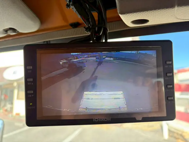 いすゞ エルフ BKG-NMR85AN(2WD)の写真48