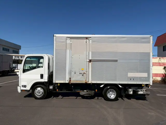 いすゞ エルフ BKG-NPR85AN(2WD)の写真6