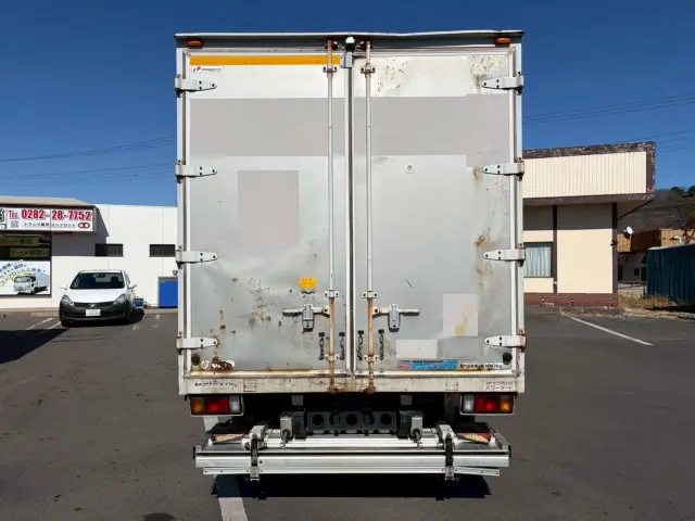 いすゞ エルフ BKG-NPR85AN(2WD)の写真11