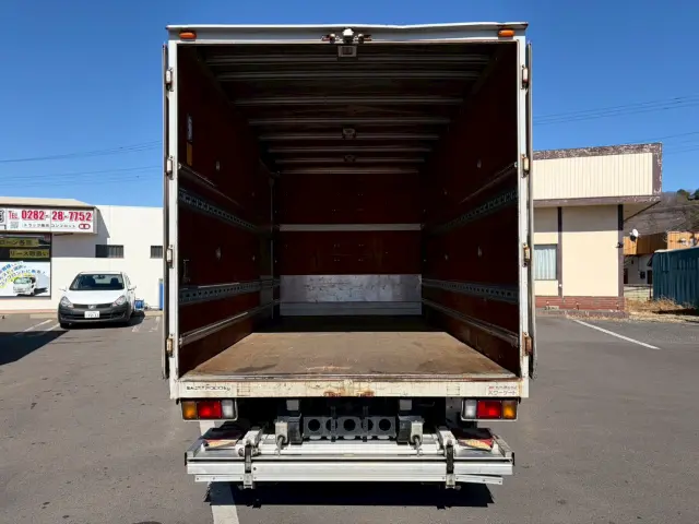 いすゞ エルフ BKG-NPR85AN(2WD)の写真13