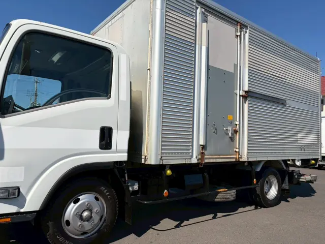 いすゞ エルフ BKG-NPR85AN(2WD)の写真17