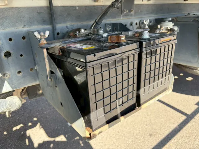 いすゞ エルフ BKG-NPR85AN(2WD)の写真18