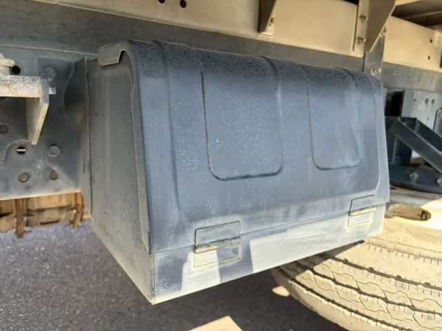 いすゞ エルフ BKG-NPR85AN(2WD)の写真19