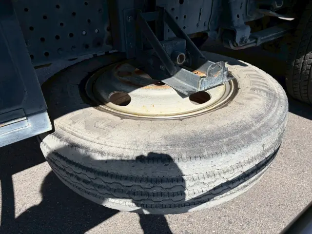 いすゞ エルフ BKG-NPR85AN(2WD)の写真20