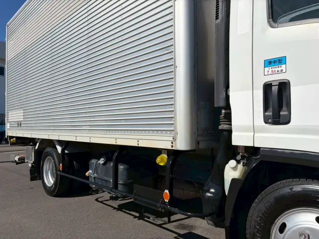 いすゞ エルフ BKG-NPR85AN(2WD)の写真24