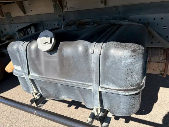 いすゞ エルフ BKG-NPR85AN(2WD)の写真26