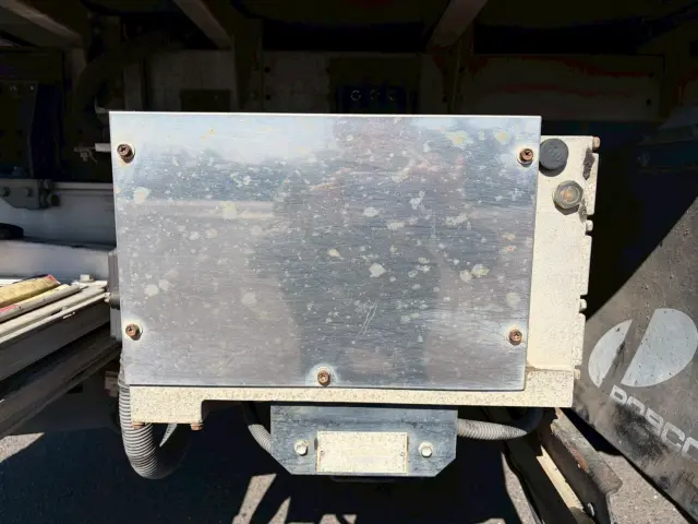 いすゞ エルフ BKG-NPR85AN(2WD)の写真30