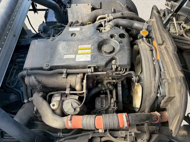 いすゞ エルフ BKG-NPR85AN(2WD)の写真32