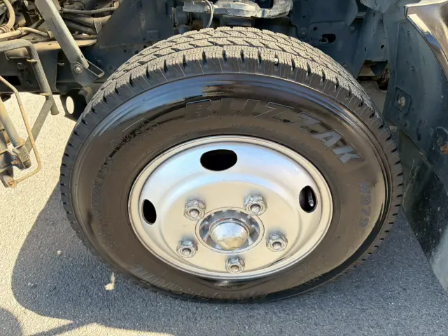 いすゞ エルフ BKG-NPR85AN(2WD)の写真35