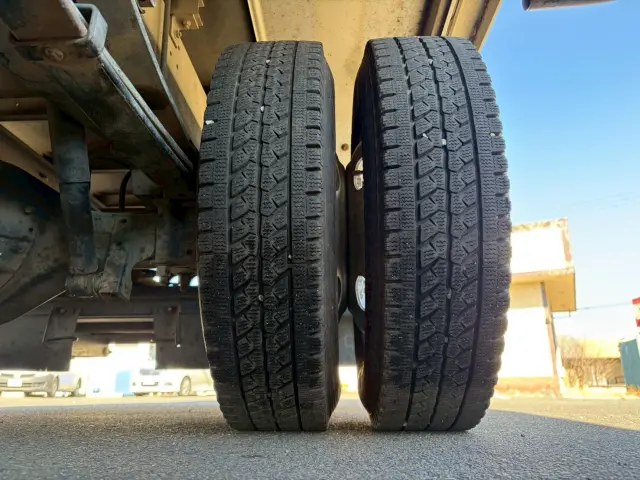 いすゞ エルフ BKG-NPR85AN(2WD)の写真37