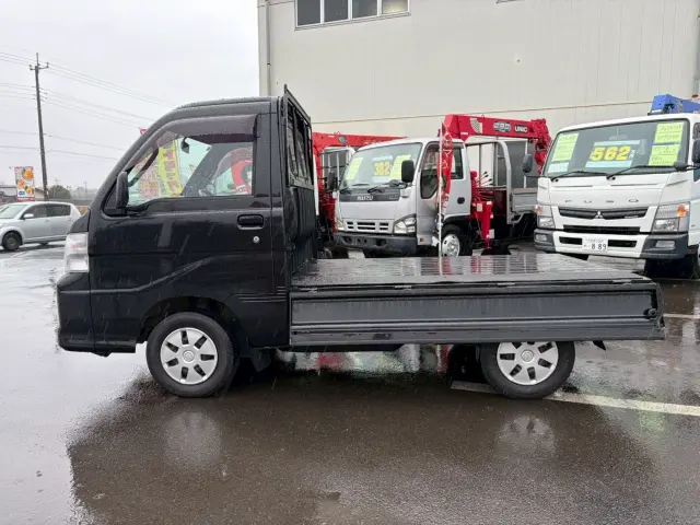 ダイハツ ハイゼットトラック EBD-S201P(2WD)の写真5