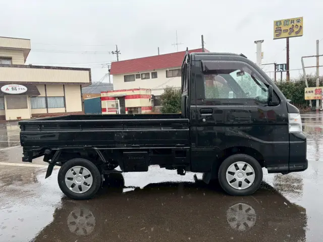 ダイハツ ハイゼットトラック EBD-S201P(2WD)の写真6